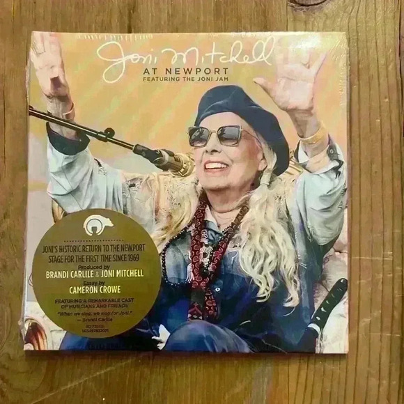 Joni Mitchell CD - Picture 1 of 3
